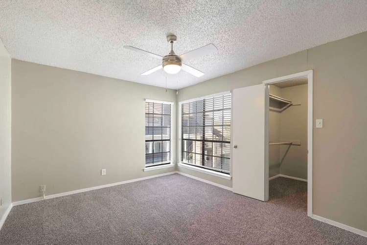 Arlington apartments for rent - image - Fielder Crossing - Bedroom 1.jpg