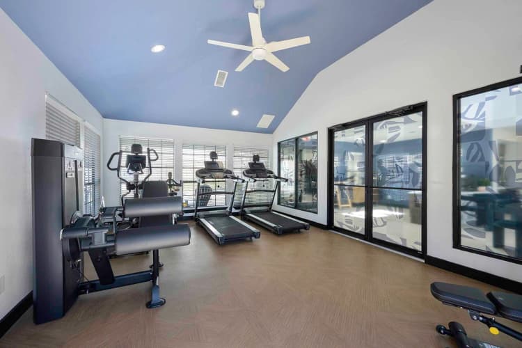 Arlington apartments for rent - image - Fielder Crossing - Gym 2.jpg