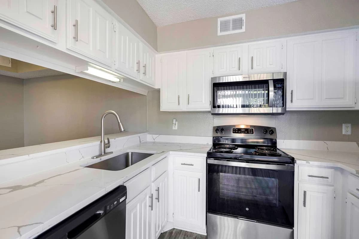 Arlington apartments for rent - image - Fielder Crossing - Kitchen 2.jpg