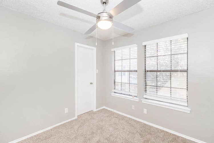 Arlington apartments for rent - image - Fielder Crossing - Bathroom 3.jpg