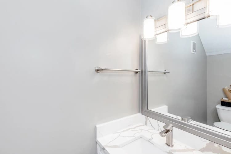 Arlington apartments for rent - image - Fielder Crossing - Bathroom 4.jpg
