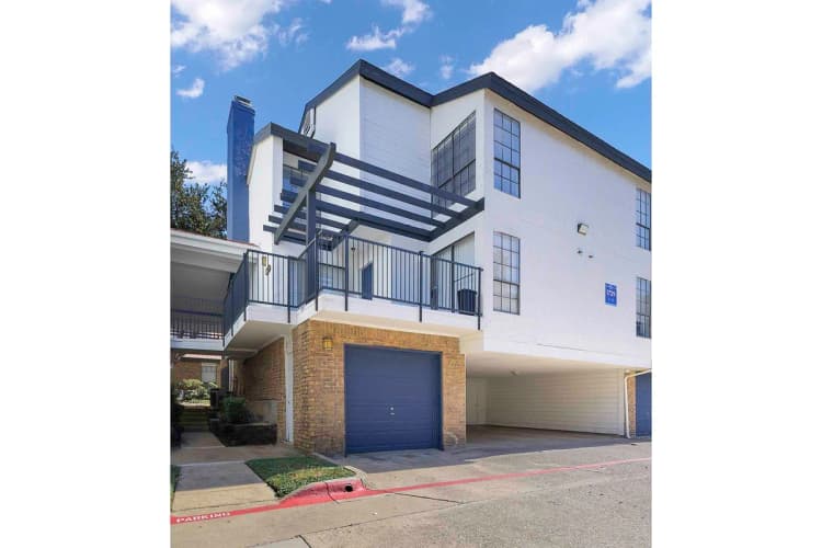 Arlington apartments for rent - image - Fielder Crossing - Exterior 12.jpg