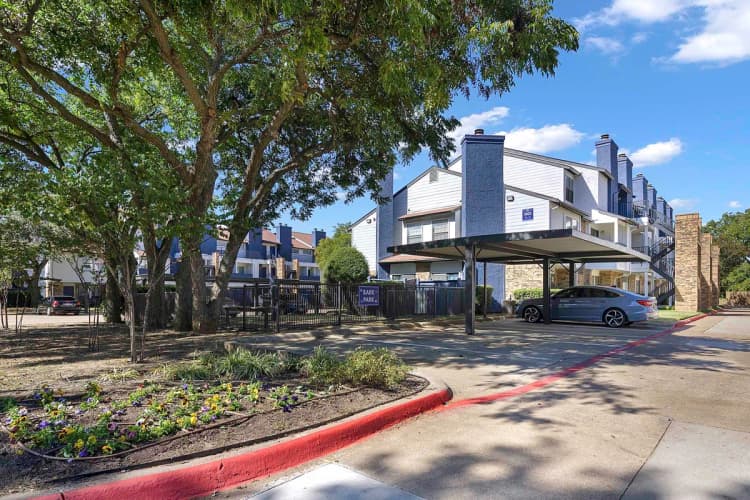 Arlington apartments for rent - image - Fielder Crossing - Exterior 11.jpg