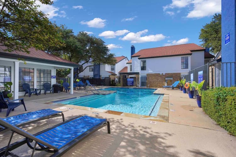 Arlington apartments for rent - image - Fielder Crossing - POOL.jpg