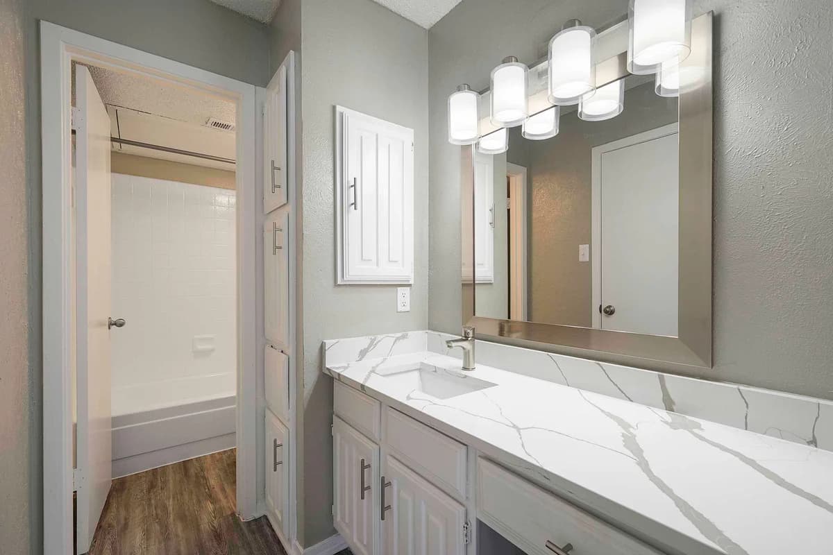 Arlington apartments for rent - image - Fielder Crossing - Bathroom.jpg