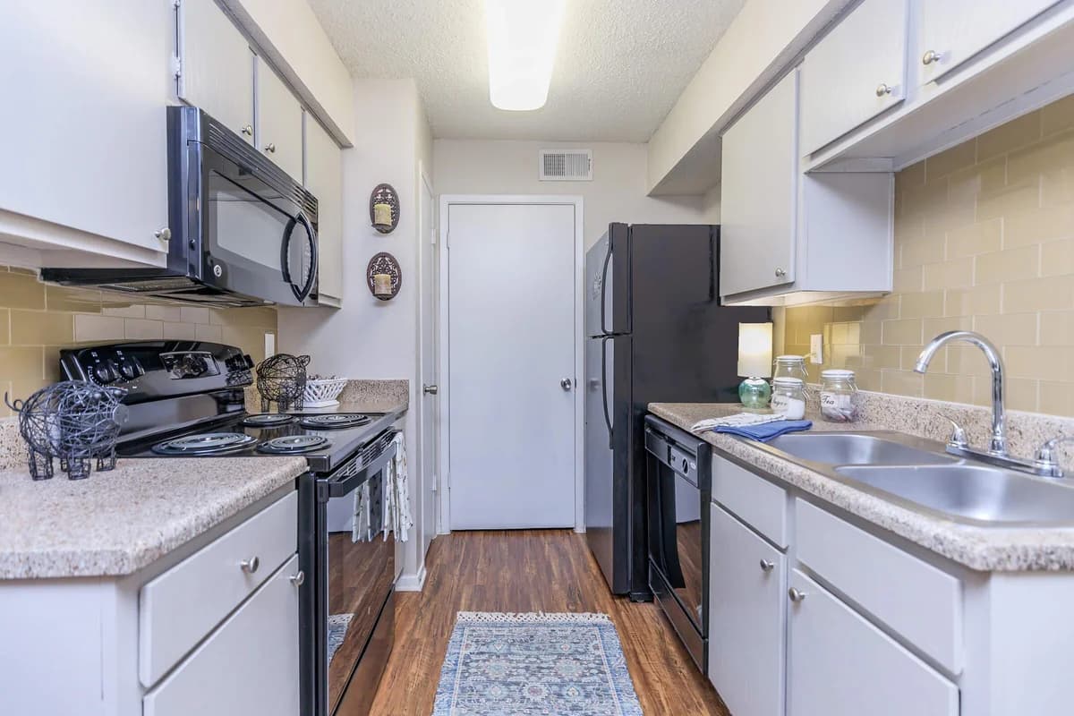 Arlington apartments for rent - image - Oak Chase - Kitchen 1.jpg