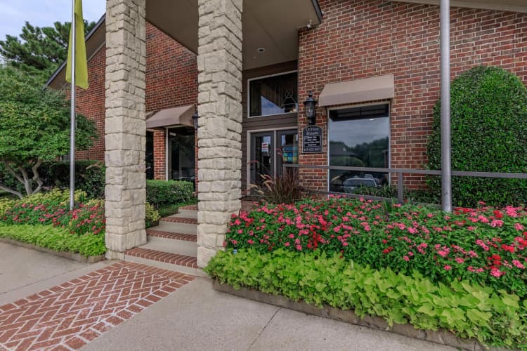 Arlington apartments for rent - image - Oak Chase - Pool 3.jpg