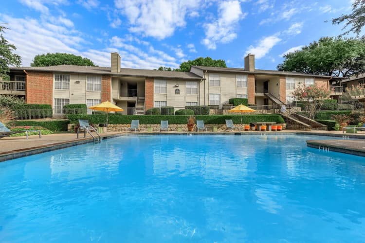 Arlington apartments for rent - image - Oak Chase - Pool 4.jpg