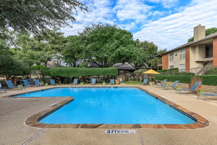 Arlington apartments for rent - image - Oak Chase - Pool 6.jpg