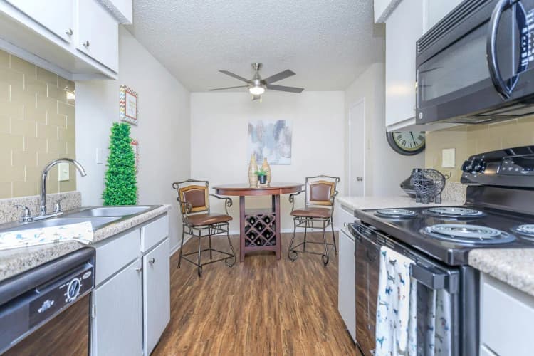 Arlington apartments for rent - image - Oak Chase - Kitchen.jpg