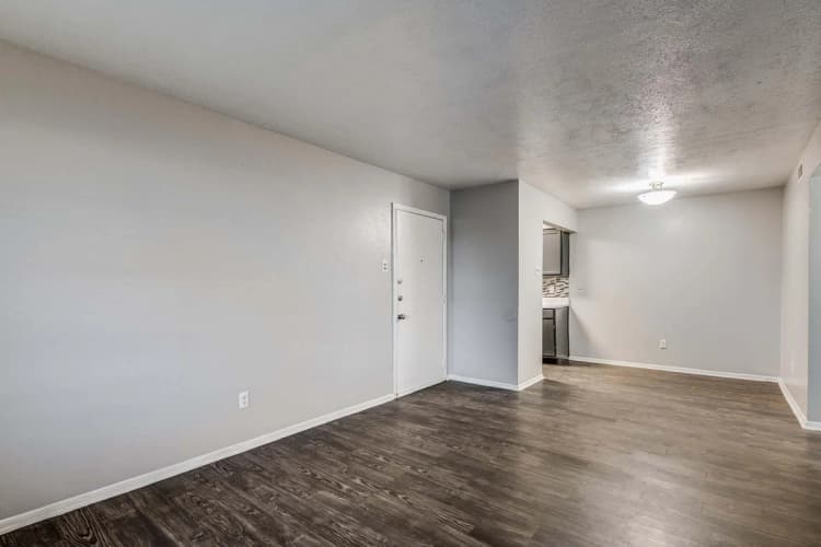 Arlington apartments for rent - image - Oakmont Apartment Homes - Living room 1.jpg