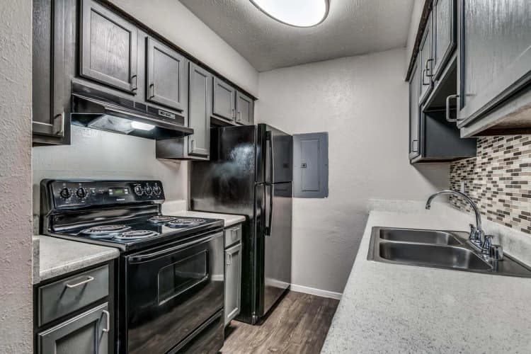 Arlington apartments for rent - image - Oakmont Apartment Homes - Kitchen 1.jpg