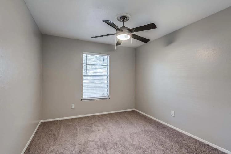 Arlington apartments for rent - image - Oakmont Apartment Homes - Bedroom 1.jpg