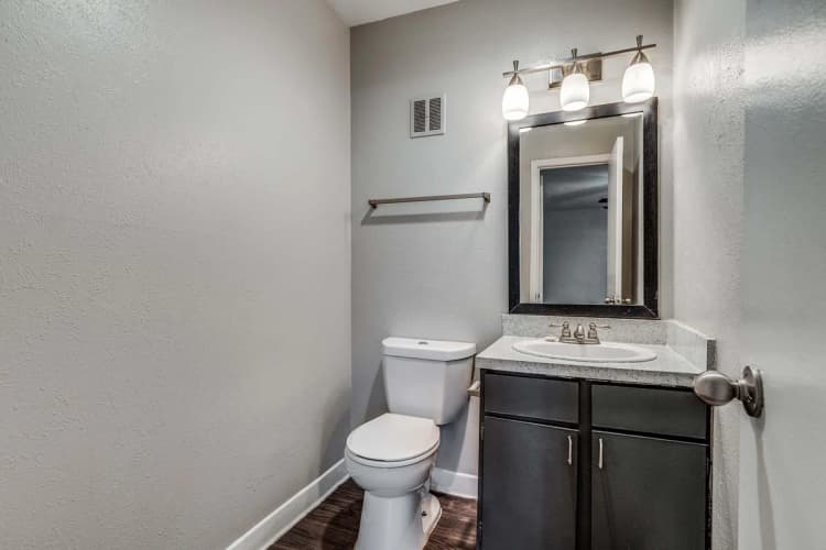 Arlington apartments for rent - image - Oakmont Apartment Homes - Bathroom 2.jpg