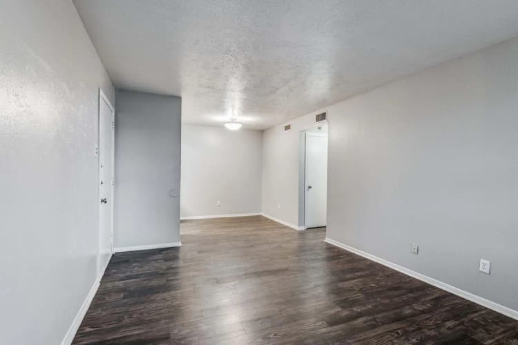 Arlington apartments for rent - image - Oakmont Apartment Homes - Living room 3.jpg