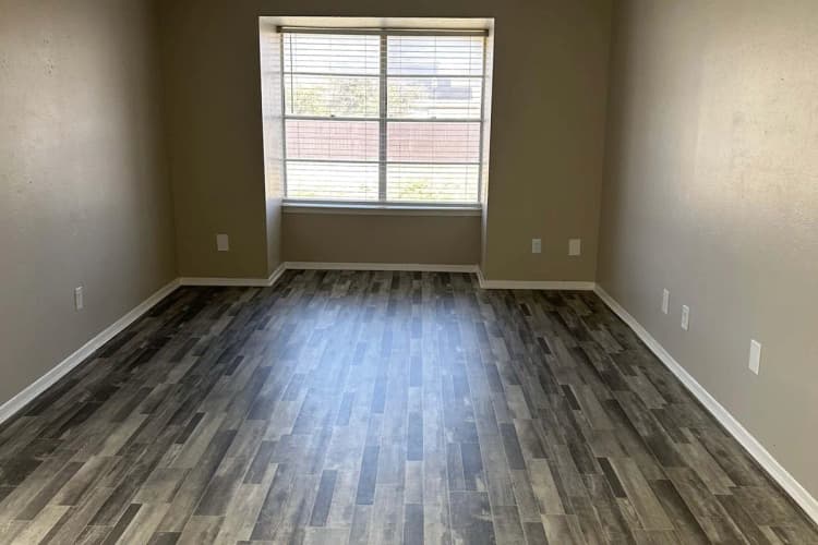Arlington apartments for rent - image - Oakmont Apartment Homes - Bedroom 3.jpg