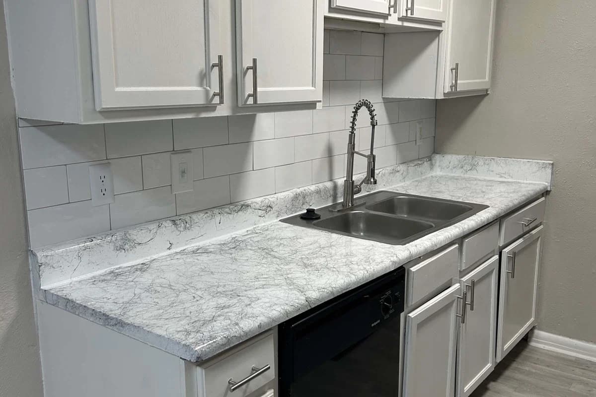Arlington apartments for rent - image - Oakmont Apartment Homes - Bedroom 4.jpg