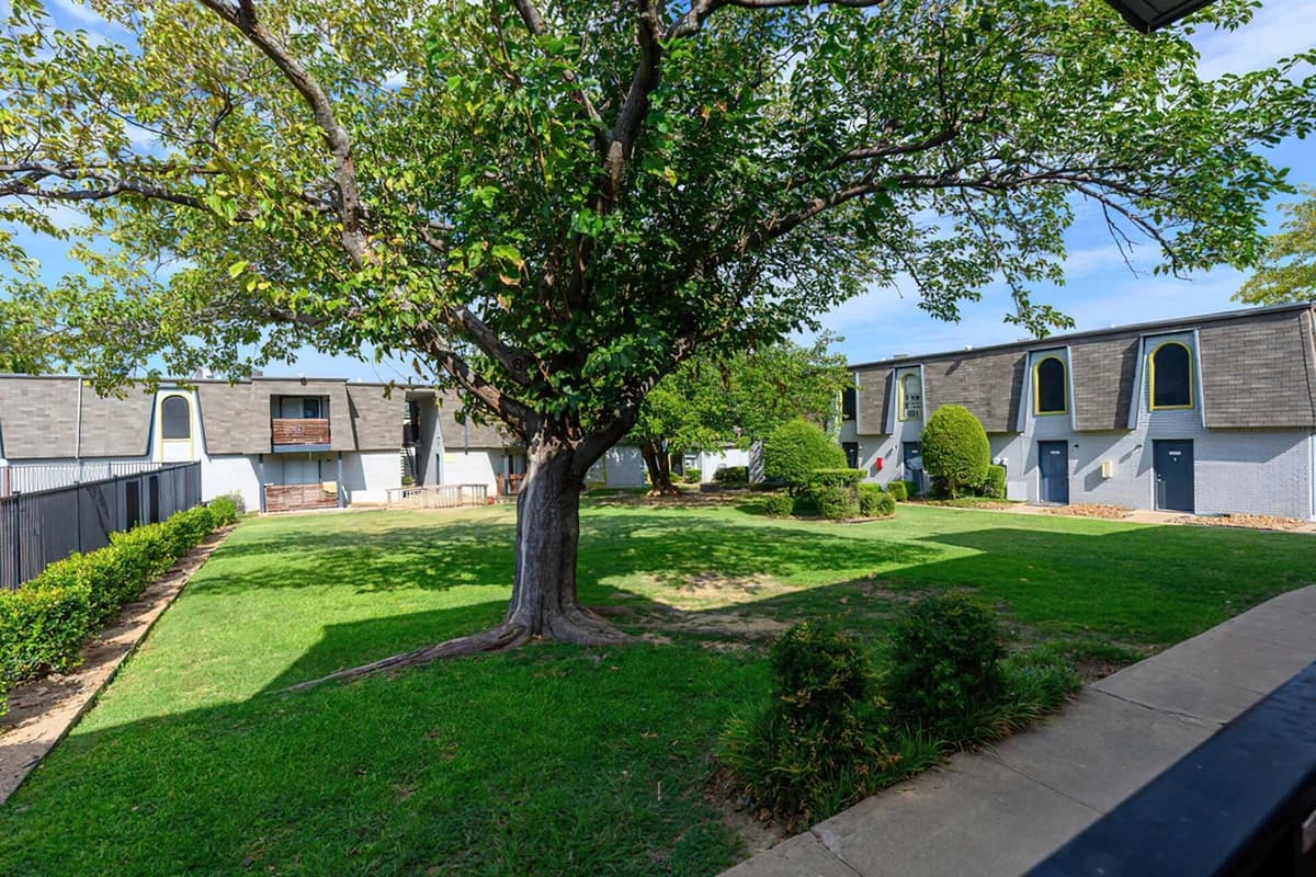Arlington apartments for rent - Property image - Park At Timberlake - 2