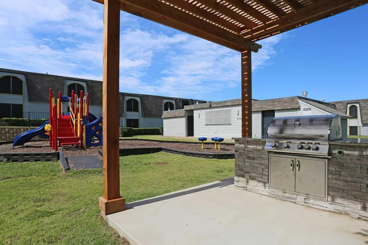 Arlington apartments for rent - image - Park At Timberlake - Exterior 4.jpeg
