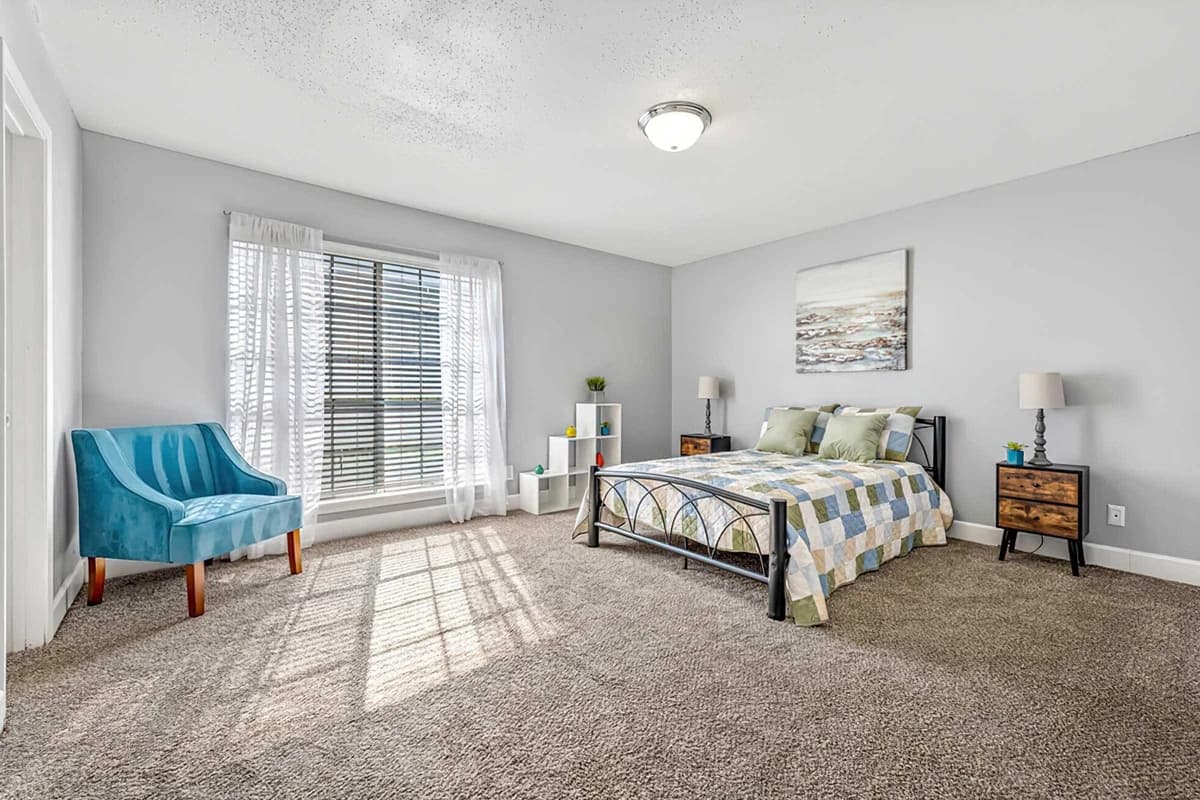 Arlington apartments for rent - image - Park At Timberlake - Living Room 4.jpeg