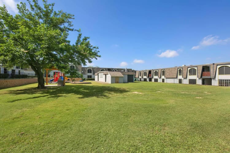 Arlington apartments for rent - image - Park At Timberlake - Exterior.jpeg