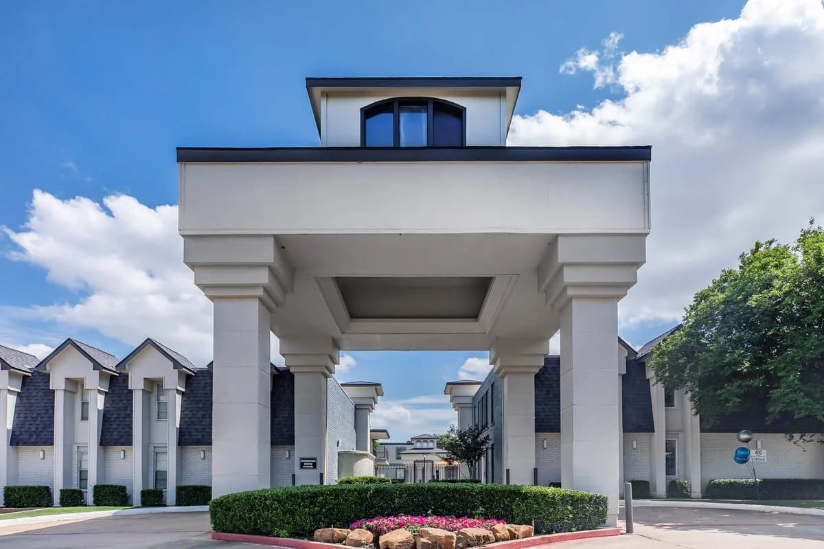 Arlington apartments for rent - image - Waterdance - Exterior 1.jpg