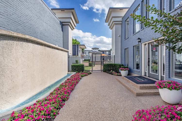 Arlington apartments for rent - image - Waterdance - Exterior 3.jpg