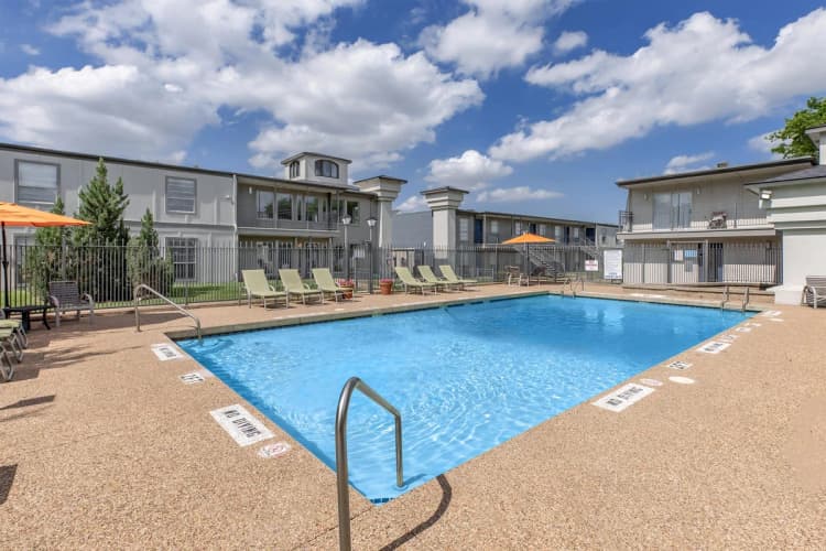Arlington apartments for rent - image - Waterdance - Pool 2.jpg