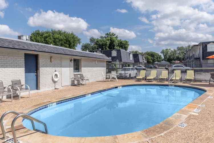 Arlington apartments for rent - image - Waterdance - Pool 3.jpg