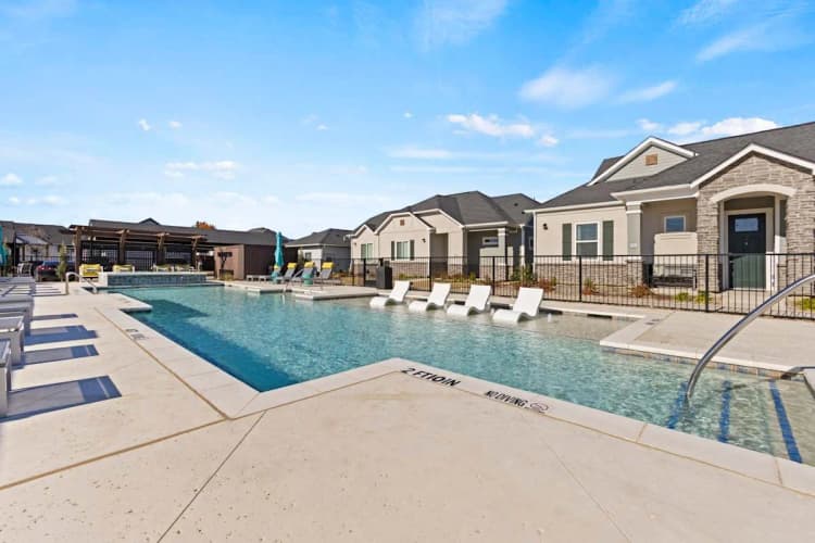 Arlington apartments for rent - image - Avilla Lakeridge - 03.jpeg