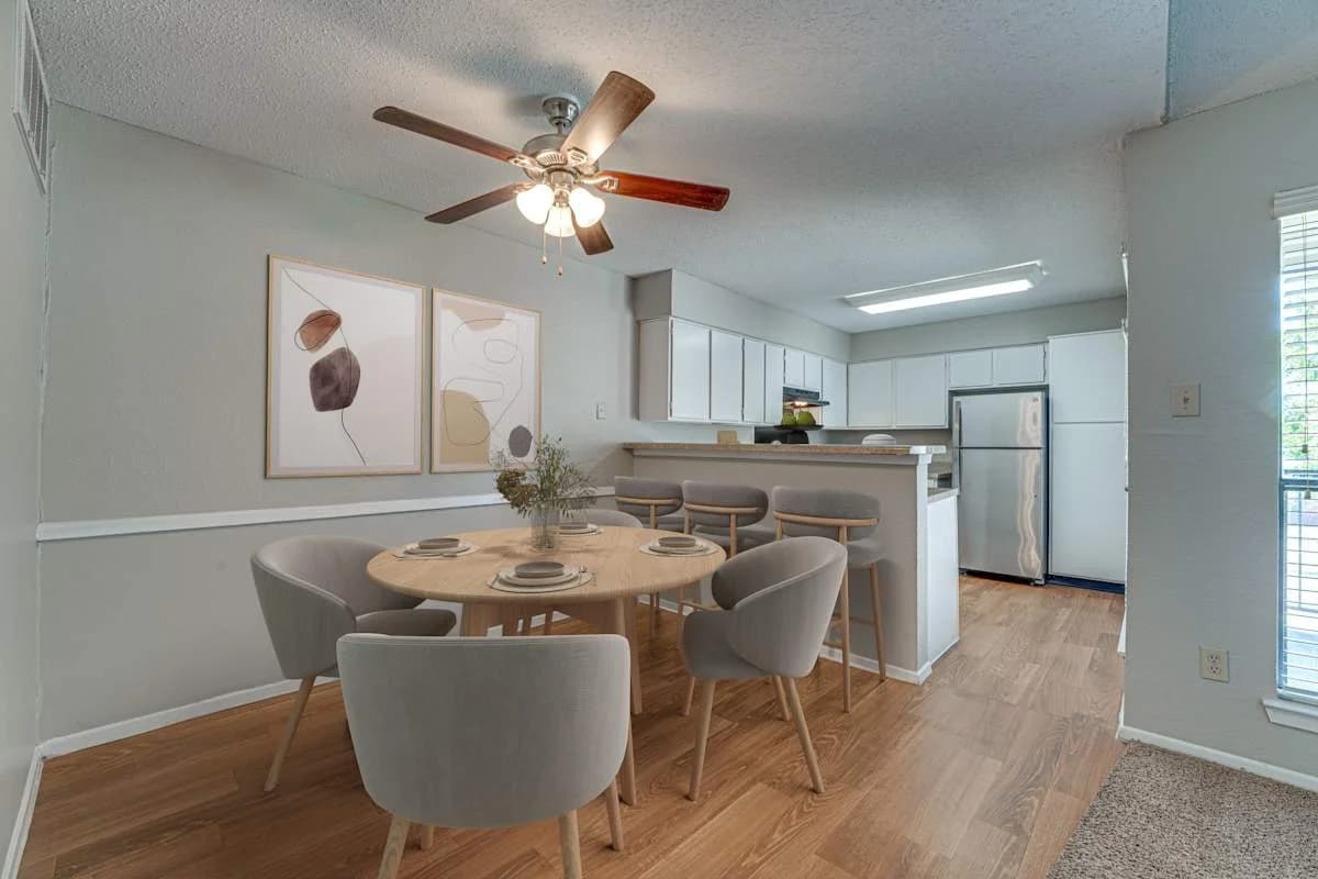 Arlington apartments for rent - image - Bardin Oaks - 04.jpg