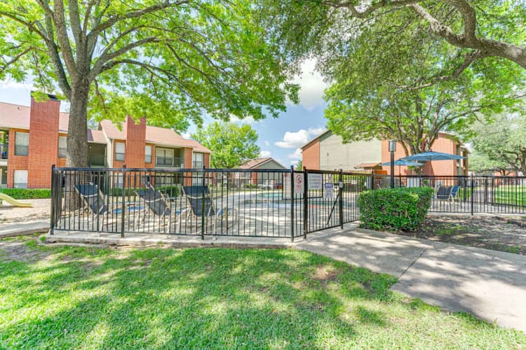 Arlington apartments for rent - image - Bardin Oaks - 09.jpg