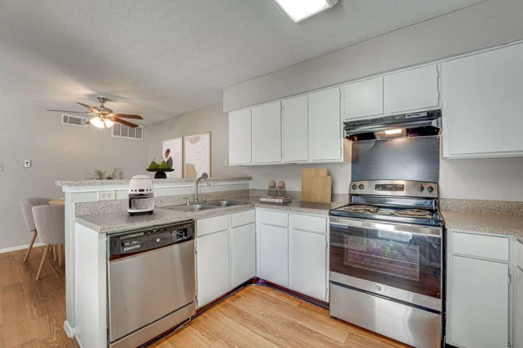 Arlington apartments for rent - image - Bardin Oaks - 39.jpg