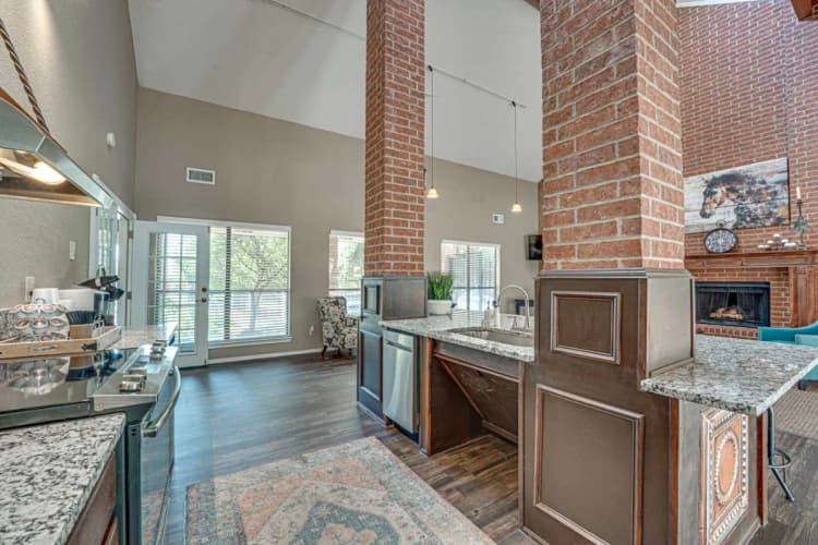 Arlington apartments for rent - image - Bardin Oaks - 40.jpg