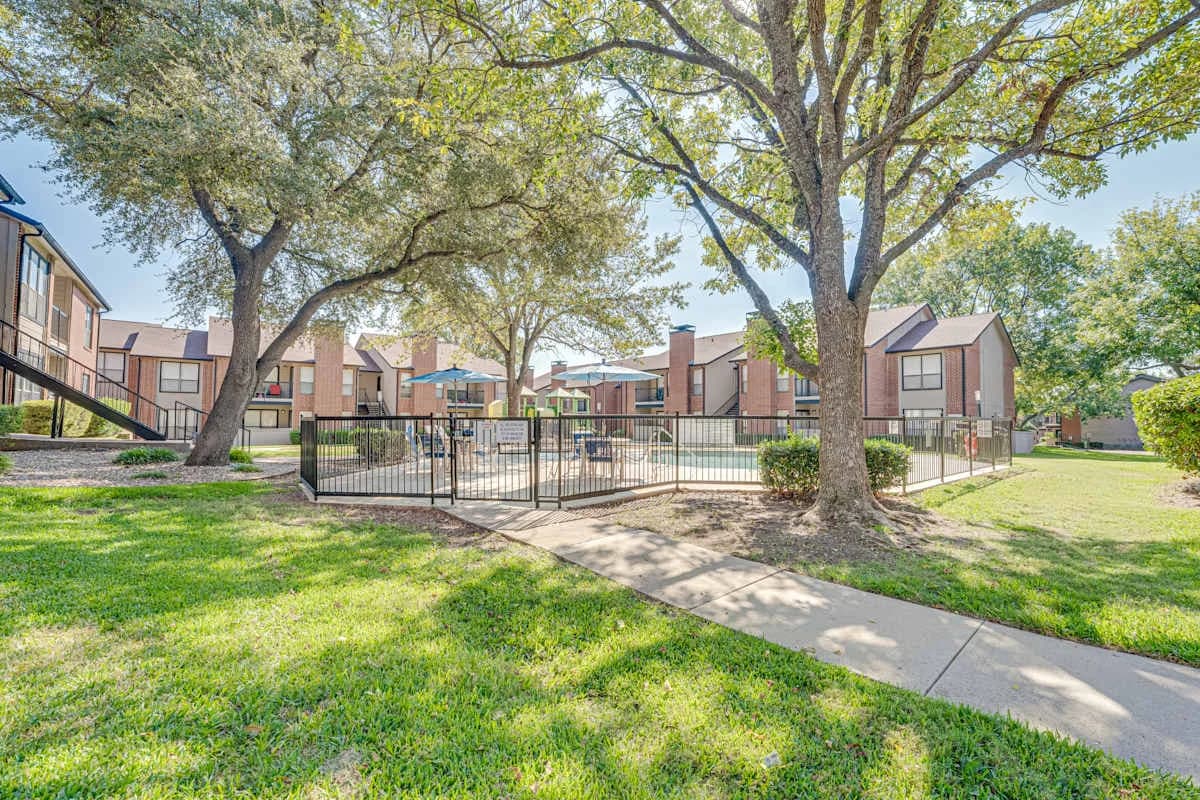 Arlington apartments for rent - image - Bardin Oaks - 41.jpg