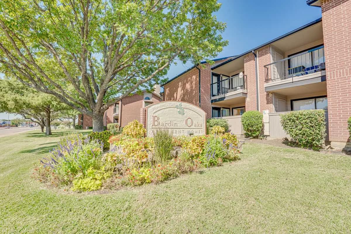Arlington apartments for rent - image - Bardin Oaks - 45.jpg