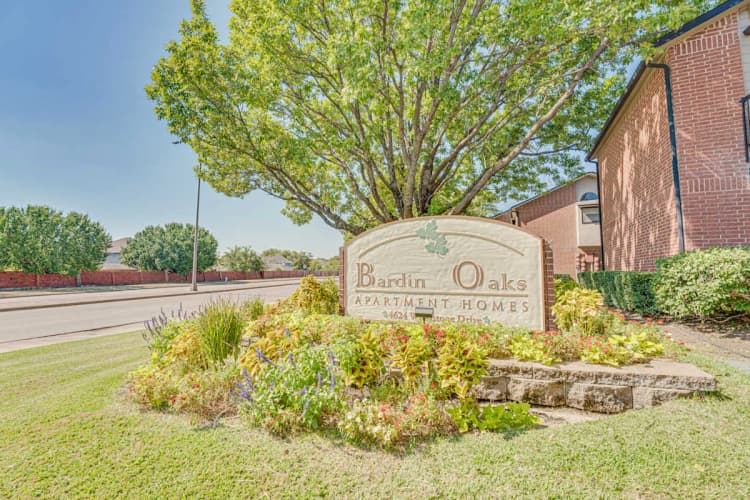 Arlington apartments for rent - image - Bardin Oaks - 46.jpg