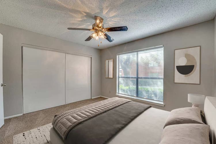 Arlington apartments for rent - image - Bardin Oaks - 54.jpg
