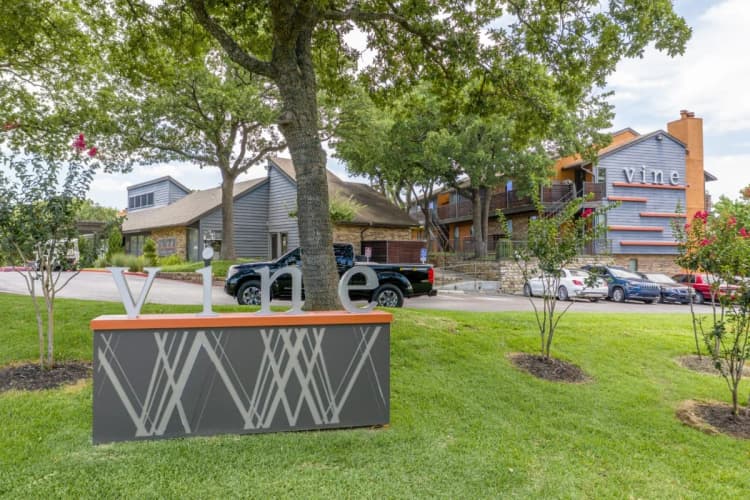 Arlington apartments for rent - image - Vine Apartments - 13 (1).jpg