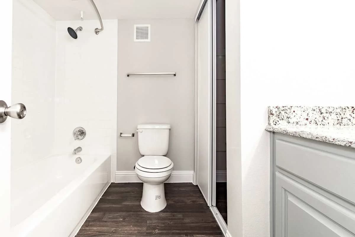 Arlington apartments for rent - image - Vine Apartments - 26 (1).jpg