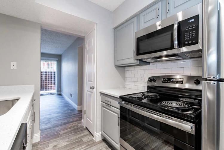 Arlington apartments for rent - image - Vine Apartments - 33 (1).jpg