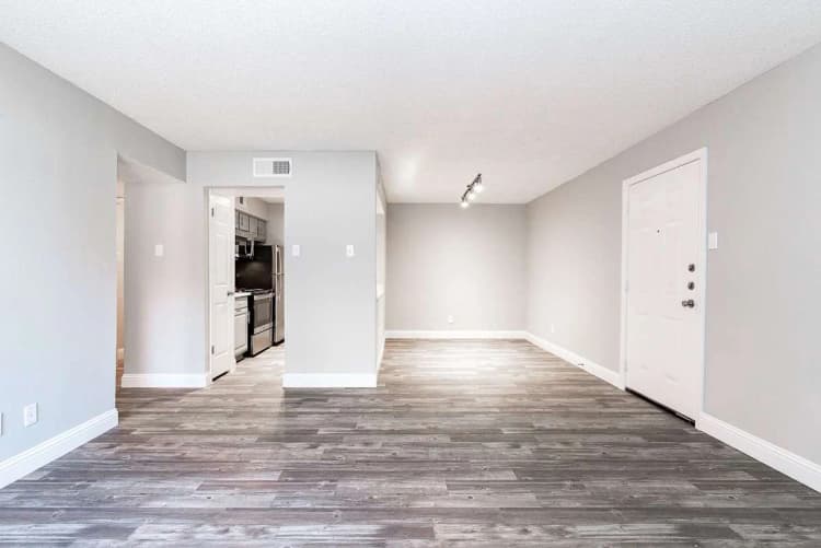 Arlington apartments for rent - image - Vine Apartments - 36 (1).jpg