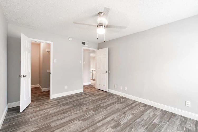Arlington apartments for rent - image - Vine Apartments - 38 (1).jpg