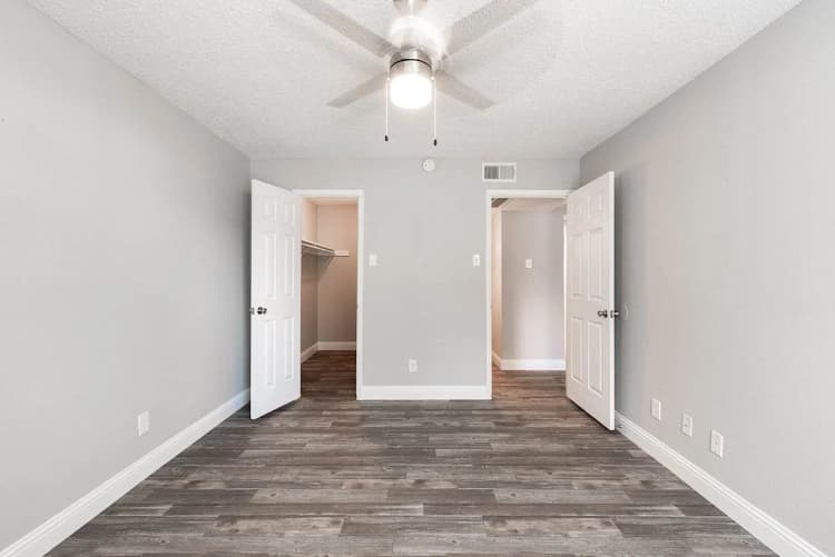 Arlington apartments for rent - image - Vine Apartments - 39 (1).jpg