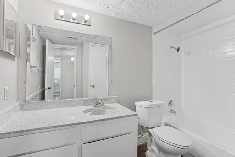 Arlington apartments for rent - image - Vine Apartments - 57 (1).jpg