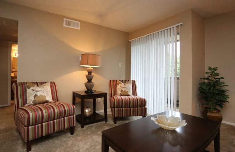 Arlington apartments for rent - image - Cedar Bend - 05.jpg