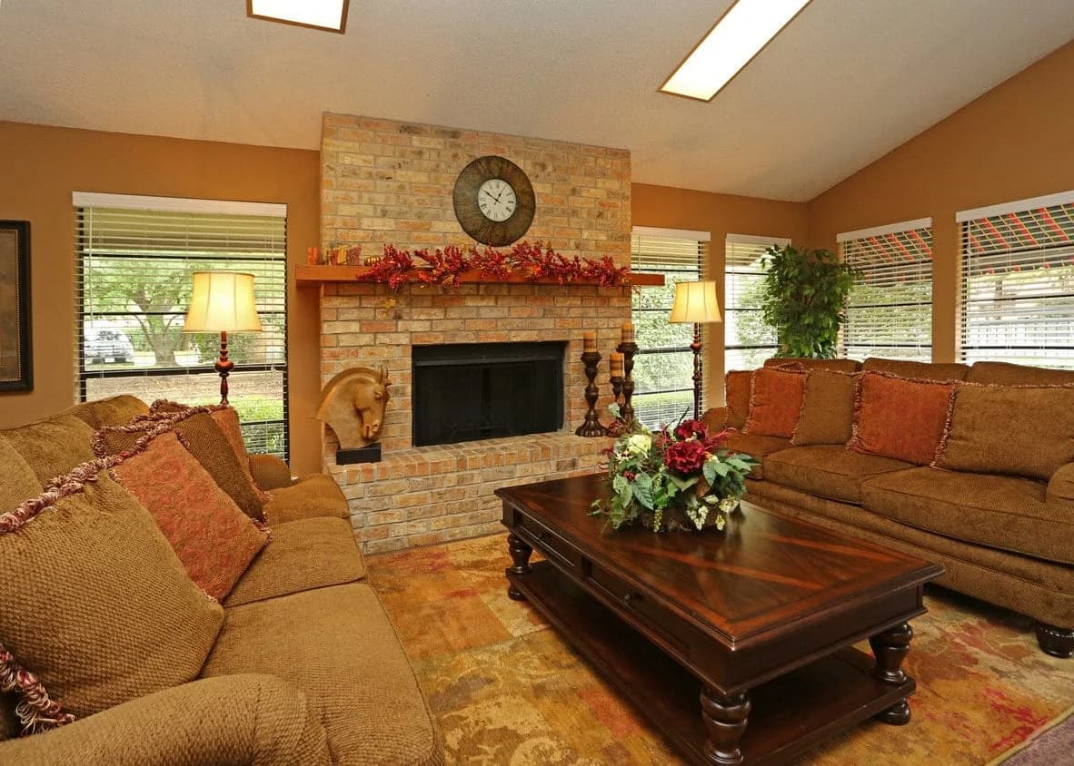Arlington apartments for rent - image - Cedar Bend - 03.jpg