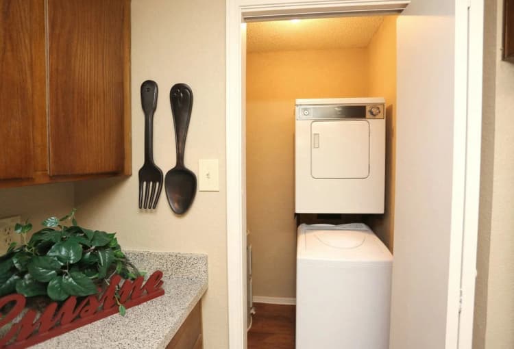 Arlington apartments for rent - image - Cedar Bend - 11.jpg