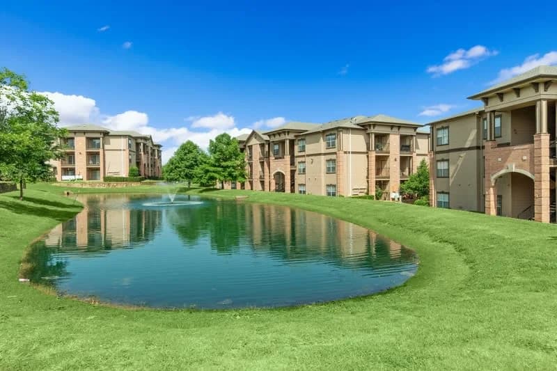 Arlington apartments for rent - Property image - Falcon Lakes - 2