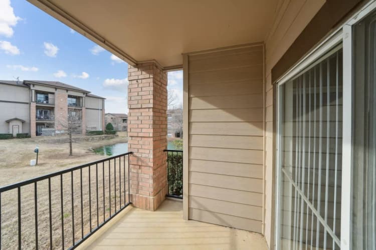 Arlington apartments for rent - image - Falcon Lakes - 06.jpg